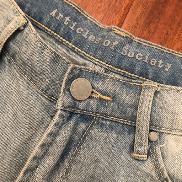 Articles of society, DENIM  DISTRESSED SHORTS - Picture 6 of 8